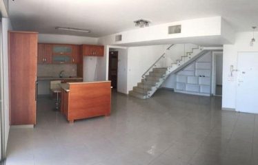 À louer à Ra’anana – Penthouse en plein centre-ville