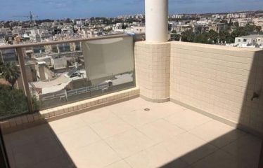 À louer à Ra’anana – Penthouse en plein centre-ville
