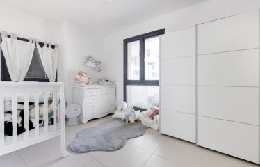 À vendre à Bat Yam – 4 pièces dans la tour Uptown