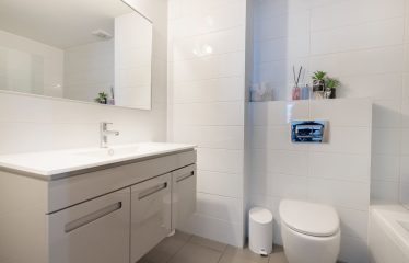 À vendre à Bat Yam – 4 pièces dans la tour Uptown