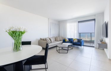 À vendre à Bat Yam – 4 pièces dans la tour Uptown
