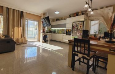 À vendre – Appartement 3 pièces rénové avec balcon et parking à 3 min de la mer et du tramway