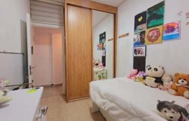 À vendre – Appartement 3 pièces rénové avec balcon et parking à 3 min de la mer et du tramway