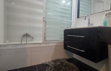 À 2 min du tramway et à 500m de la plage – Appartement moderne à vendre à Bat Yam