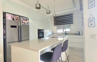 À 2 min du tramway et à 500m de la plage – Appartement moderne à vendre à Bat Yam