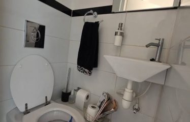 À louer – Superbe appartement meublé de 3 pièces à deux pas du Shuk Ha-Carmel