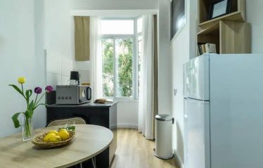 À louer – Studio entièrement meublé et lumineux