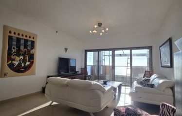 À louer : superbe appartement de 4 pièces, spacieux et lumineux, avec vue directe sur la mer ! 🌅