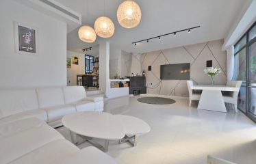 À vendre – Villa spacieuse dans le quartier Neve Hof, Rishon LeZion