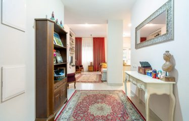À vendre – Charmant appartement avec terrasse dans le quartier Shenkin, Tel-Aviv
