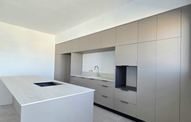 À vendre – Appartement neuf avec vue mer au 28ᵉ étage, 2ᵉ ligne mer