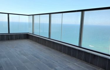 À vendre – Appartement neuf avec vue mer au 28ᵉ étage, 2ᵉ ligne mer