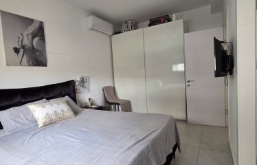 À vendre à Bat Yam – Spacieux 3 pièces avec mamad et balcon