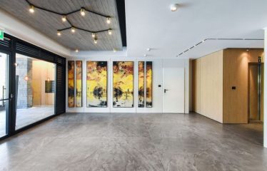 Bat Yam – Appartement récent avec terrasse, parking et cave