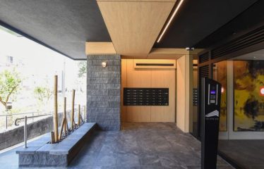 Bat Yam – Appartement récent avec terrasse, parking et cave